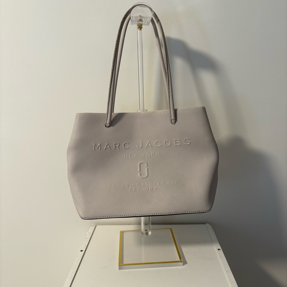 Marc Jacobs Handbags - Marc Jacob’s Women’s Small Handbag White Purse